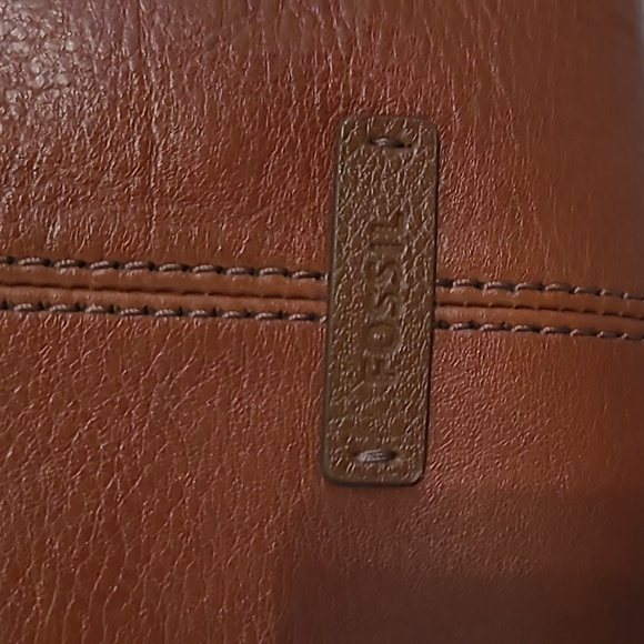 Fossil medium brown leather shoulder or crossbody handbag - Picture 4 of 10